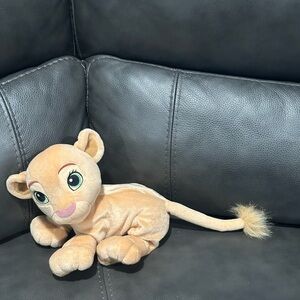 Vintage 2002 Disney The Lion King Soft Purring Nala Plush Rattle